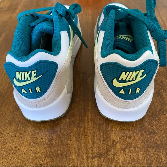 Nike Air Max 90 LTR GS (NEW IN BOX) Low Top Sneaker (Size: 5.5 Youth) Shoes - Picture 9 of 13